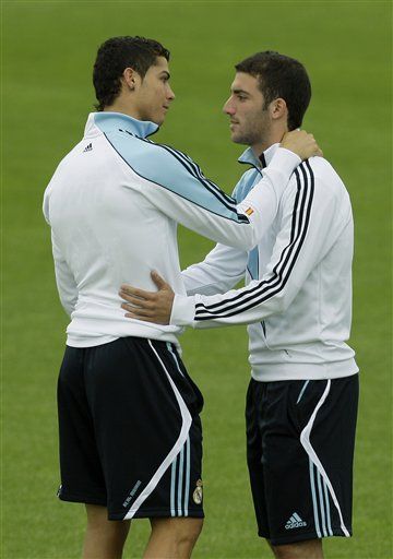 cristiano_ronaldo-gonzalo_higuain.jpg